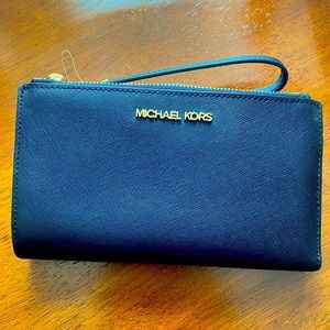 Michael Kors Jet Set Double Zip Wristlet